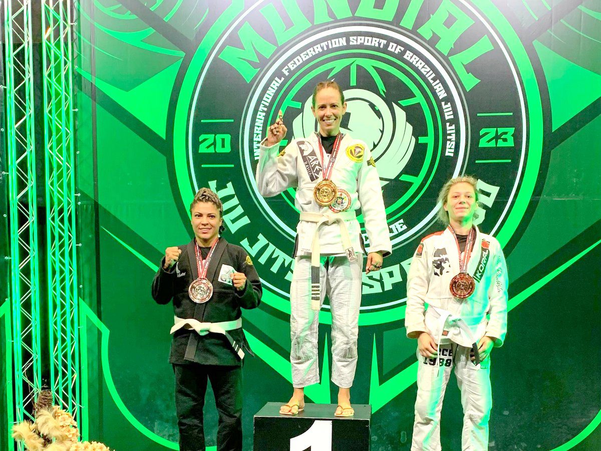 Bombeira de Eunápolis conquista campeonato mundial de jiu-jítsu 5