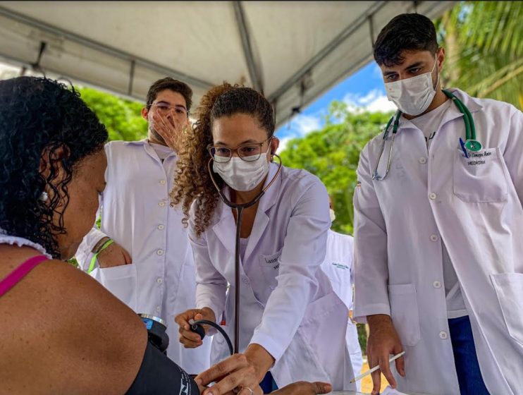 Mutirão "Mais Saúde nos Bairros" beneficia centenas de moradores em pontos estratégicos de Eunápolis 4