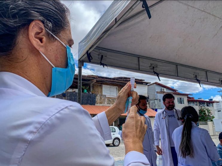 Mutirão "Mais Saúde nos Bairros" beneficia centenas de moradores em pontos estratégicos de Eunápolis 11