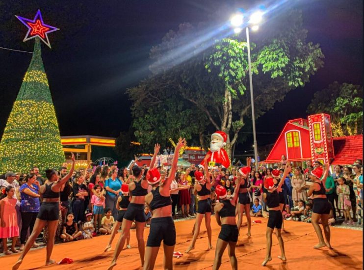 "Natal Luz" encanta grande público com espetáculos culturais e musicais em Eunápolis 22