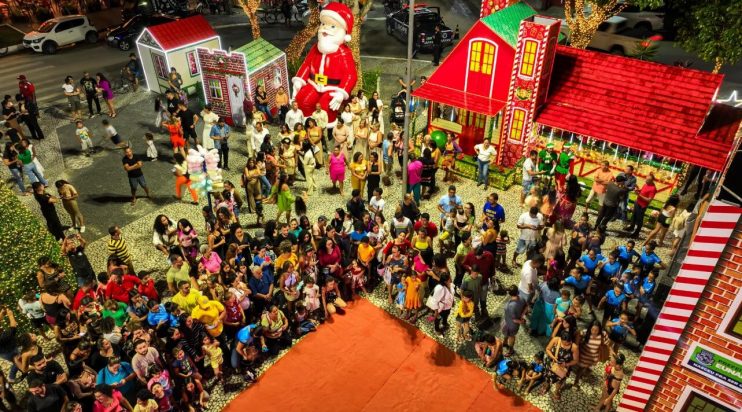 "Natal Luz" encanta grande público com espetáculos culturais e musicais em Eunápolis 17