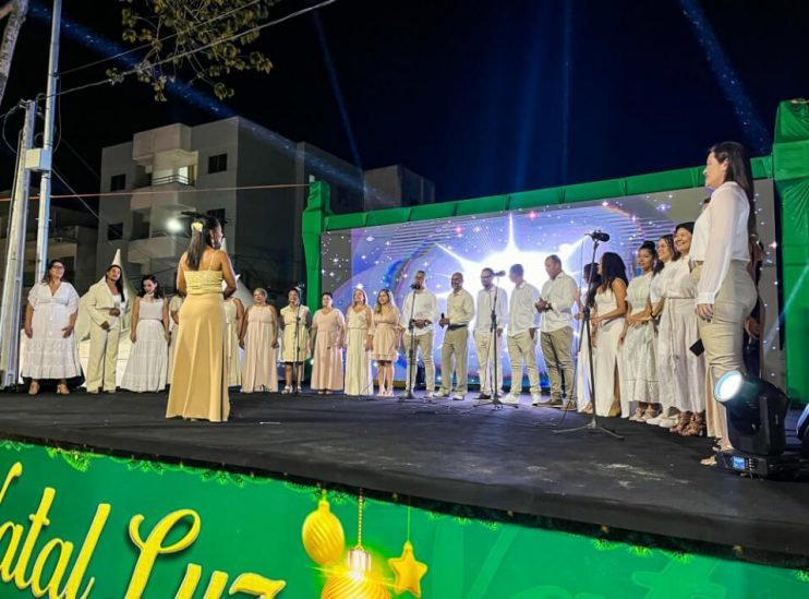 "Natal Luz" encanta grande público com espetáculos culturais e musicais em Eunápolis 19