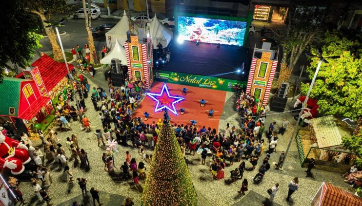 "Natal Luz" encanta grande público com espetáculos culturais e musicais em Eunápolis 24