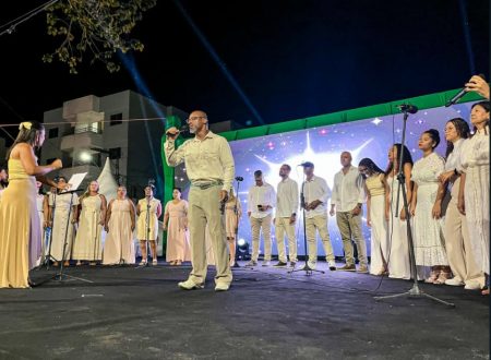 "Natal Luz" encanta grande público com espetáculos culturais e musicais em Eunápolis 10