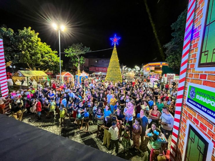 "Natal Luz" encanta grande público com espetáculos culturais e musicais em Eunápolis 26