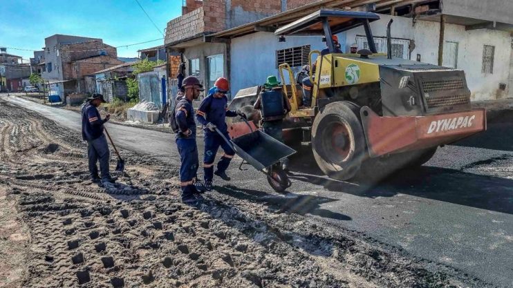 Asfalto chega para o bairro Areial, no Mercado do Povo 15