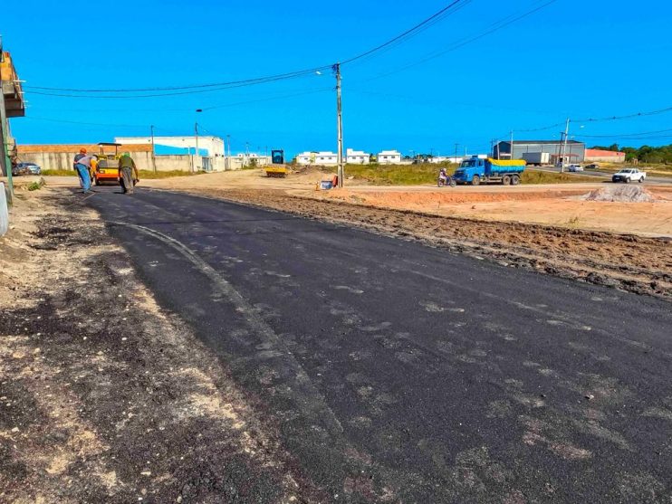 Asfalto chega para o bairro Areial, no Mercado do Povo 12