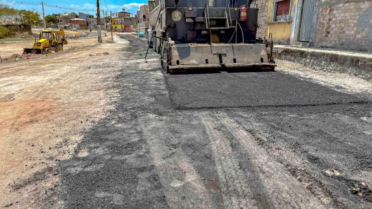 Asfalto chega para o bairro Areial, no Mercado do Povo 39