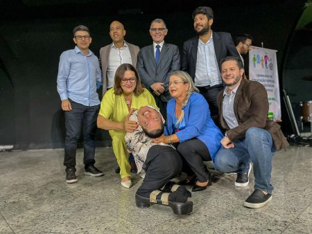 1º Seminário de Educação Especial e Inclusão Social recebe palestra de Cláudio Vieira em Eunápolis 5