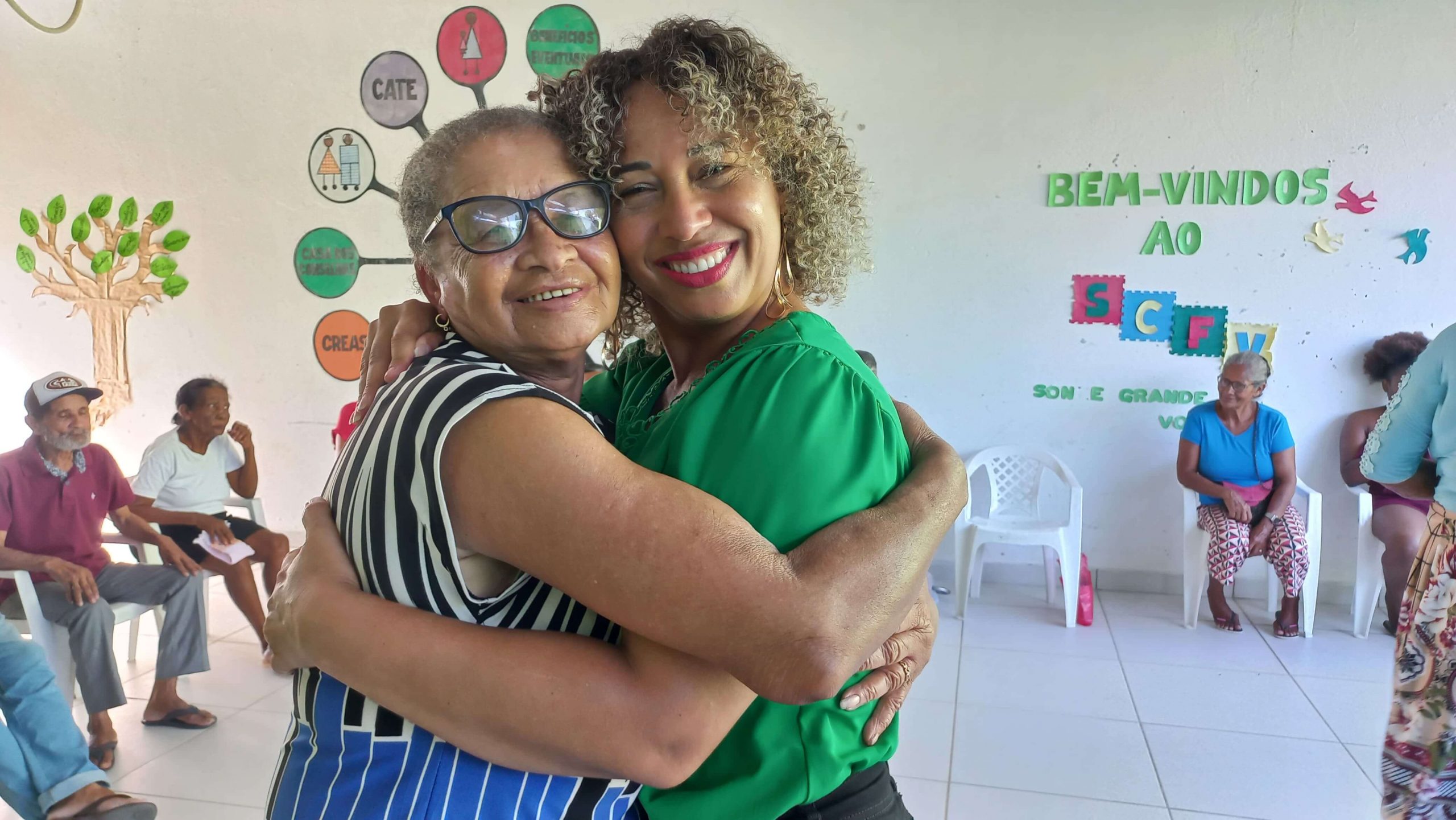 Prefeitura de Eunápolis promove confraternização natalina para idosos Cras 1, Cras II , Cras III. 49