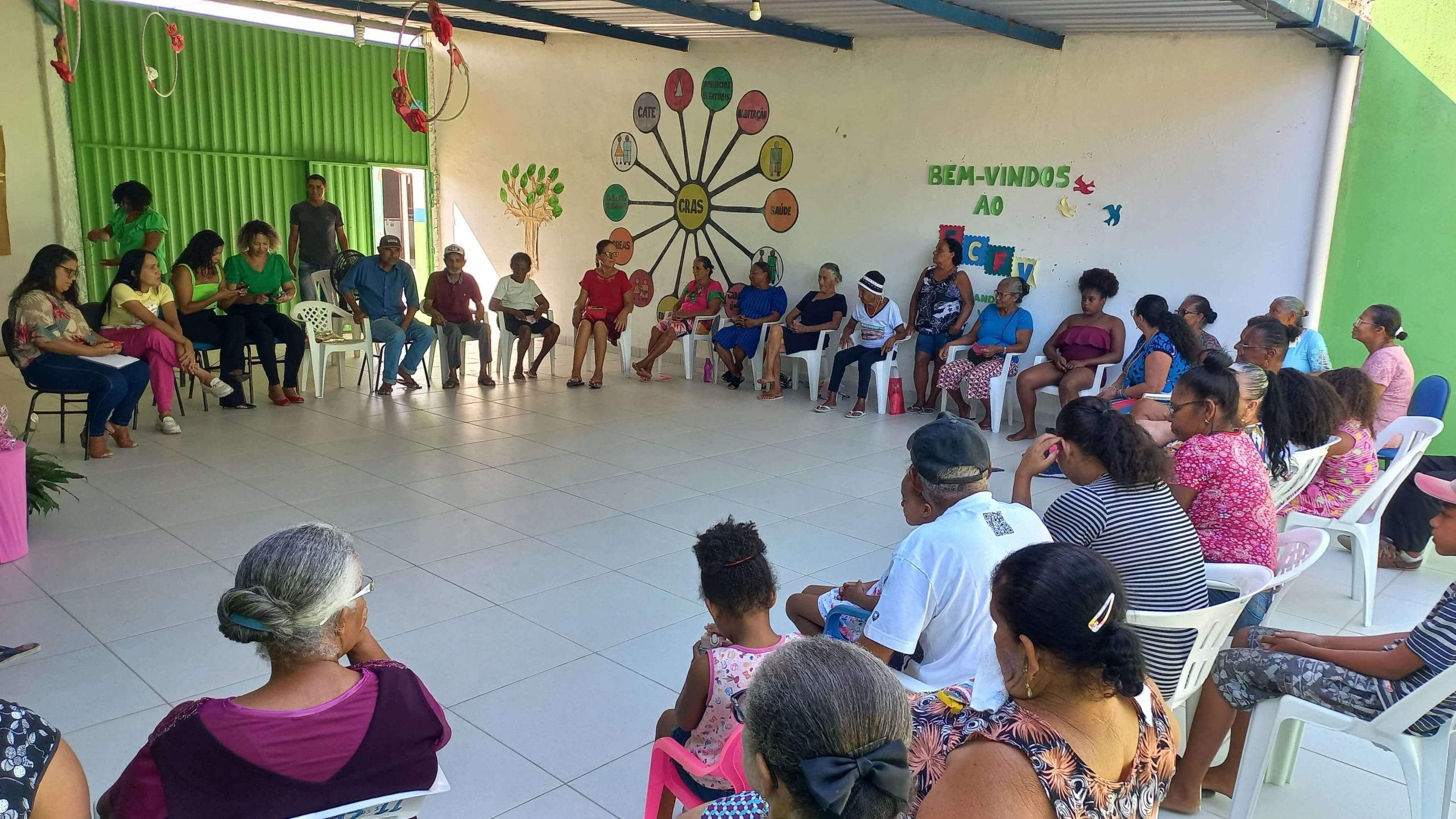 Prefeitura de Eunápolis promove confraternização natalina para idosos Cras 1, Cras II , Cras III. 50