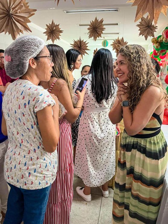 Prefeita Cordélia Torres participa de confraternizações dos profissionais da saúde e educação em Eunápolis 12