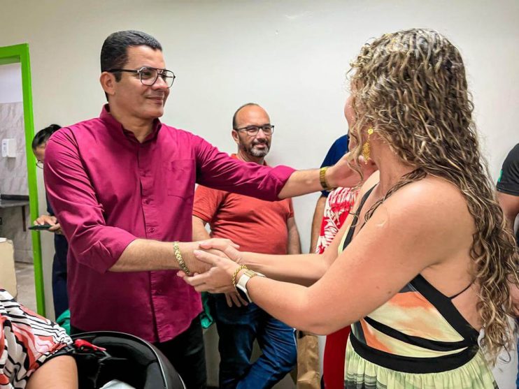 Prefeita Cordélia Torres participa de confraternizações dos profissionais da saúde e educação em Eunápolis 14