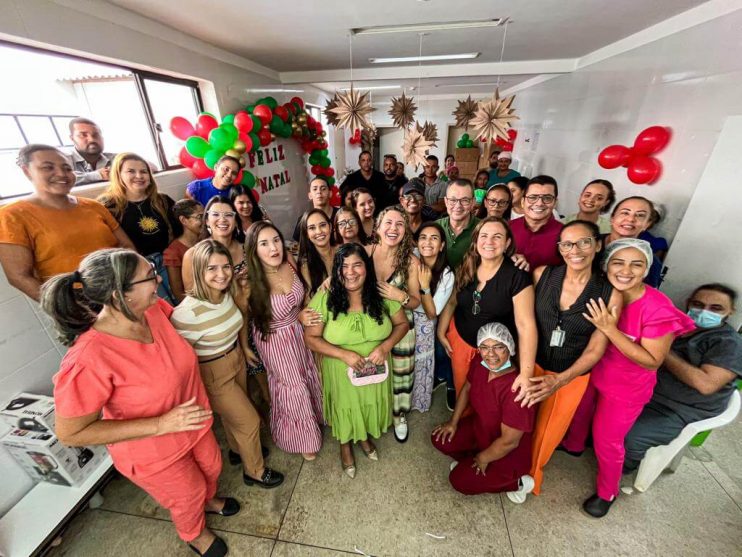 Prefeita Cordélia Torres participa de confraternizações dos profissionais da saúde e educação em Eunápolis 16