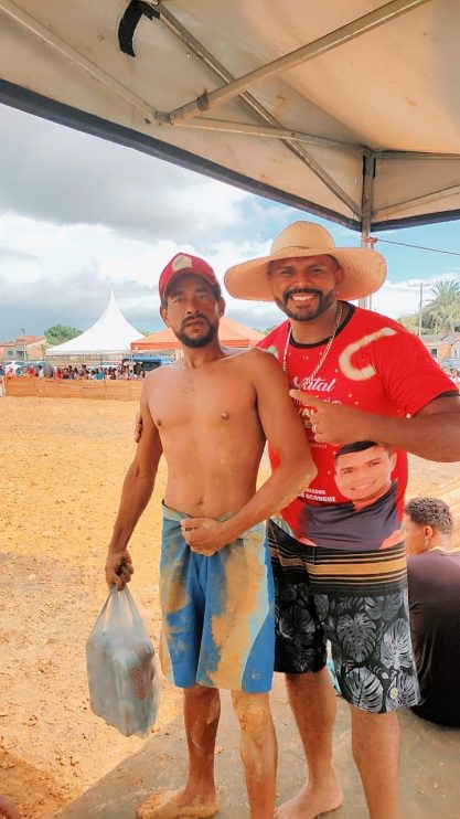 Vereador Adeilson do Açougue realiza pelo segundo ano consecutivo a Pega do Leitão + Natal Solidário 59