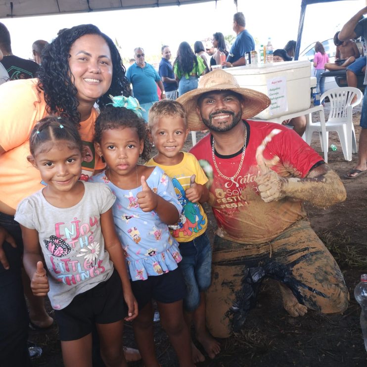 Vereador Adeilson do Açougue realiza pelo segundo ano consecutivo a Pega do Leitão + Natal Solidário 56