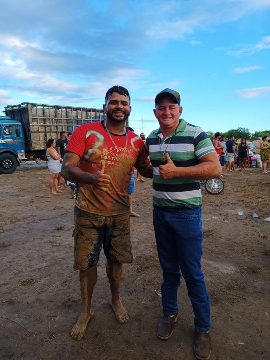 Vereador Adeilson do Açougue realiza pelo segundo ano consecutivo a Pega do Leitão + Natal Solidário 47