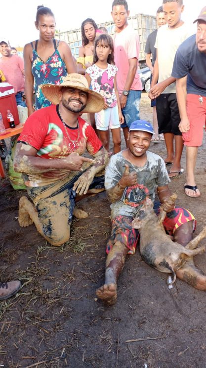 Vereador Adeilson do Açougue realiza pelo segundo ano consecutivo a Pega do Leitão + Natal Solidário 39