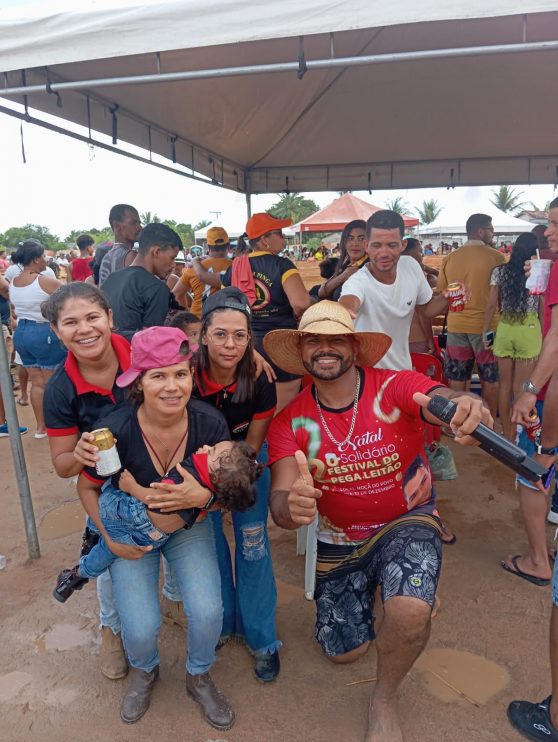 Vereador Adeilson do Açougue realiza pelo segundo ano consecutivo a Pega do Leitão + Natal Solidário 32