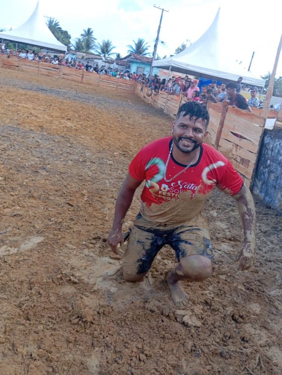 Vereador Adeilson do Açougue realiza pelo segundo ano consecutivo a Pega do Leitão + Natal Solidário 22