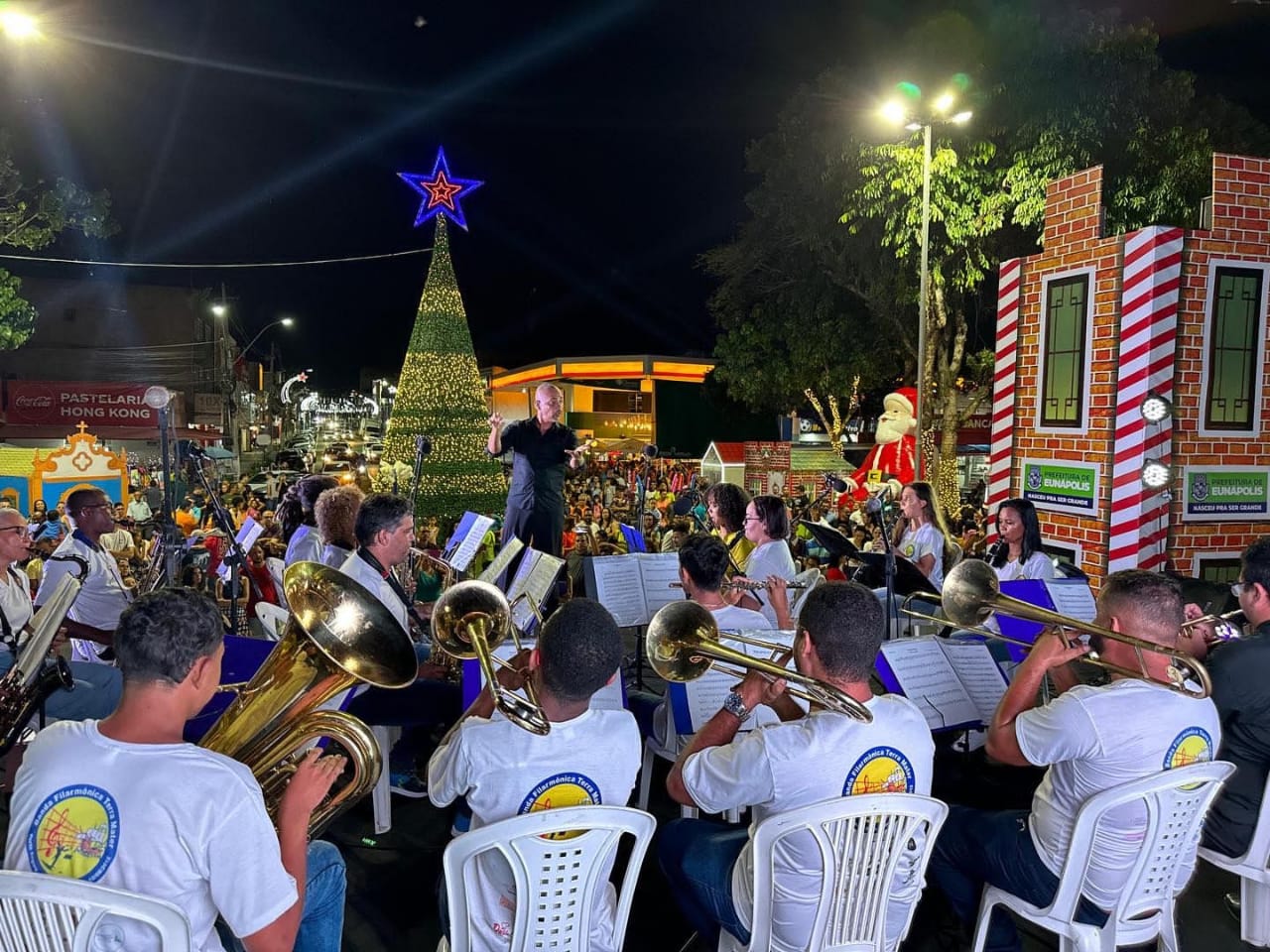 Programação do Natal Luz encerra com espetáculos memoráveis em Eunápolis 7