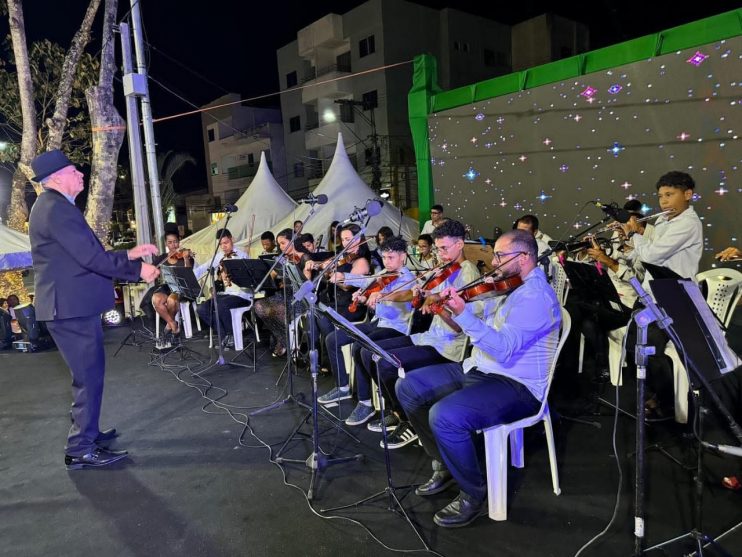 Programação do Natal Luz encerra com espetáculos memoráveis em Eunápolis 19