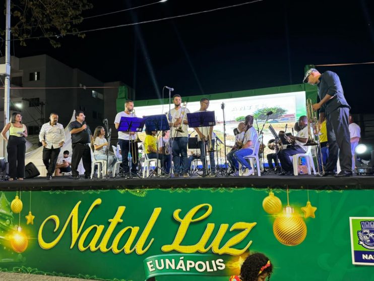 Programação do Natal Luz encerra com espetáculos memoráveis em Eunápolis 16
