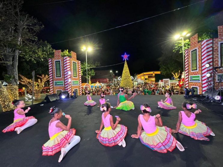 Programação do Natal Luz encerra com espetáculos memoráveis em Eunápolis 14