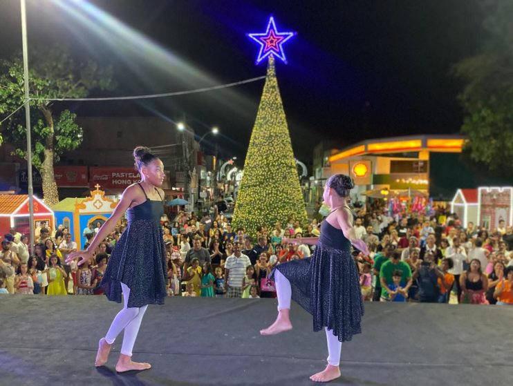 Programação do Natal Luz encerra com espetáculos memoráveis em Eunápolis 11