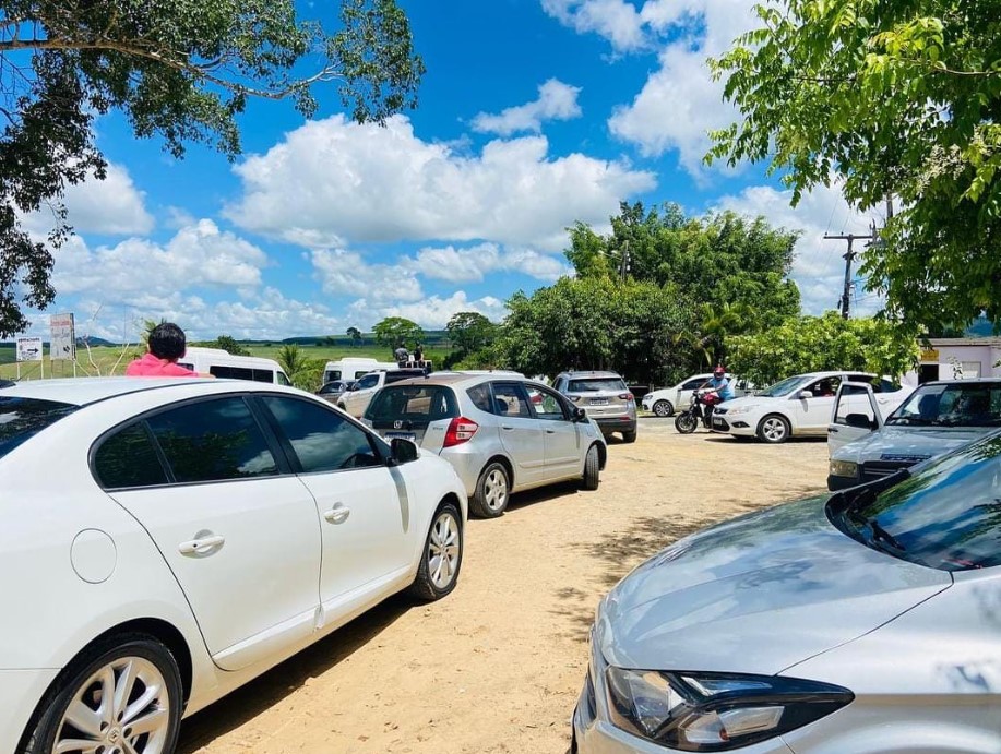 Itagimirim recebe nova nova retroescavadeira e amplia frota de máquinas pesadas no município 5