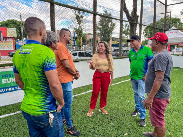 Requalificação da quadra esportiva da Praça do Pequi é entregue pela prefeita Cordélia Torres 19
