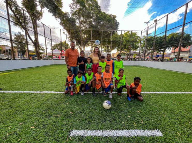 Requalificação da quadra esportiva da Praça do Pequi é entregue pela prefeita Cordélia Torres 4