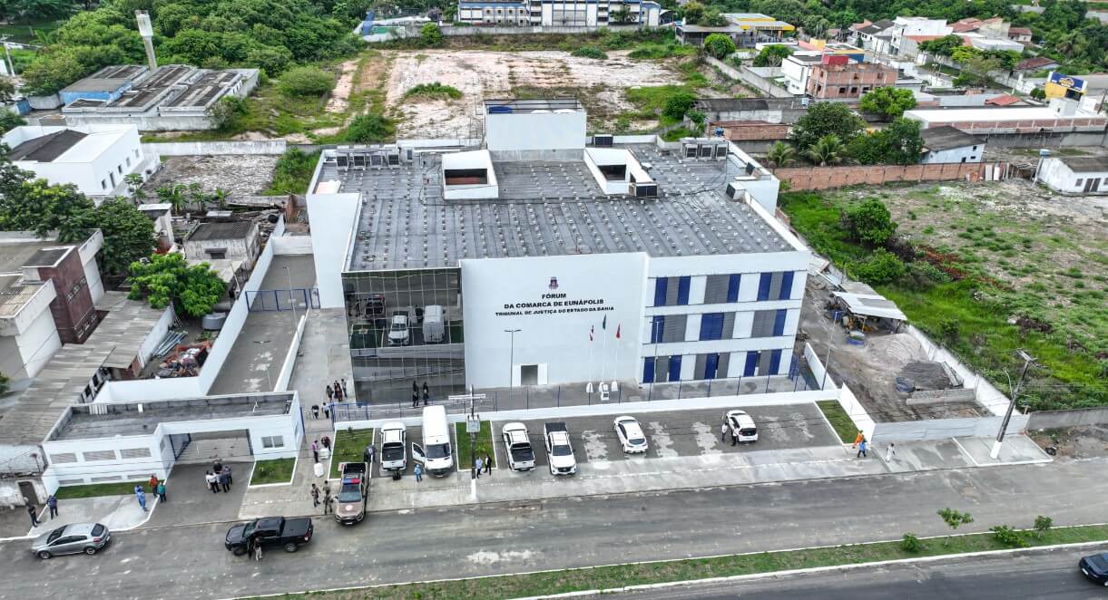 Entrega do novo Fórum de Eunápolis tem a presença marcante da prefeita Cordélia 8