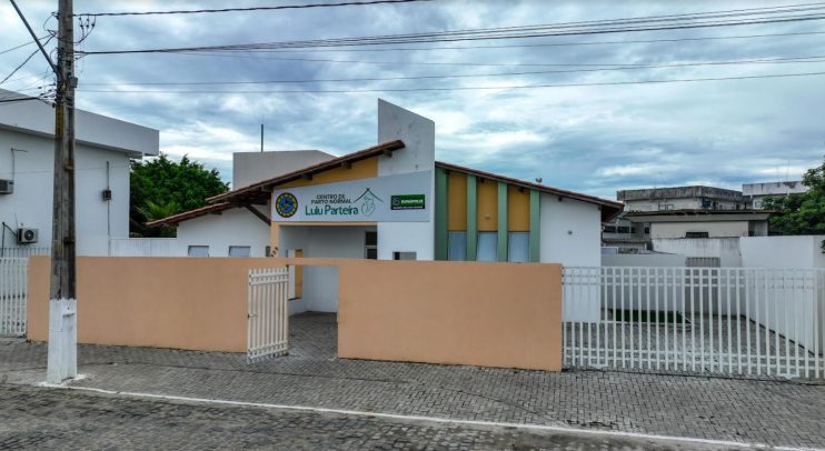 Prefeita Cordélia Torres inaugura Centro de Parto Normal – Lulu Parteira em Eunápolis nesta quarta-feira Prefeita Cordélia Torres inaugura Centro de Parto Normal – Lulu Parteira em Eunápolis nesta quarta-feira 4