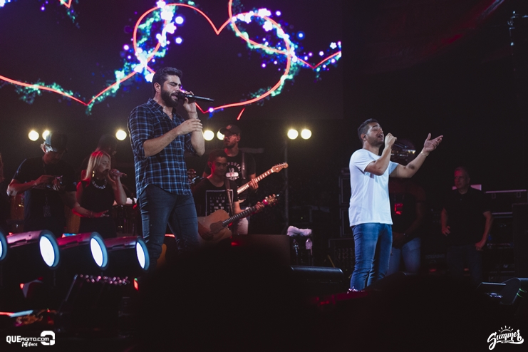 Summer Festival Trancoso é marcado por show de Menos É Mais e Henrique e Juliano 43