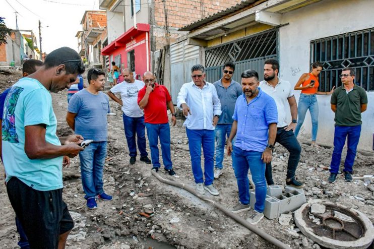 Prefeito Jânio Natal vistoria obras no Baianão 20