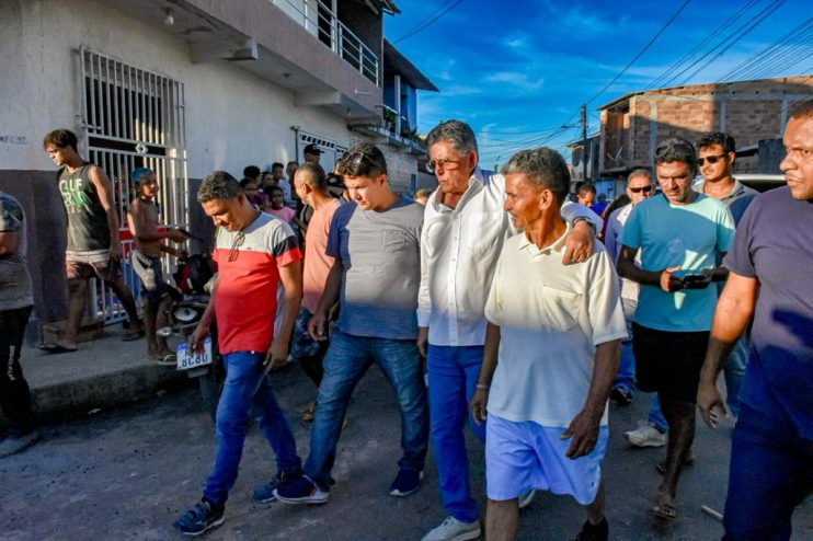 Prefeito Jânio Natal vistoria obras no Baianão 18