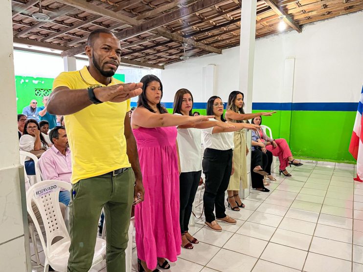 Prefeita Cordélia Torres empossa conselheiros tutelares em Eunápolis 18