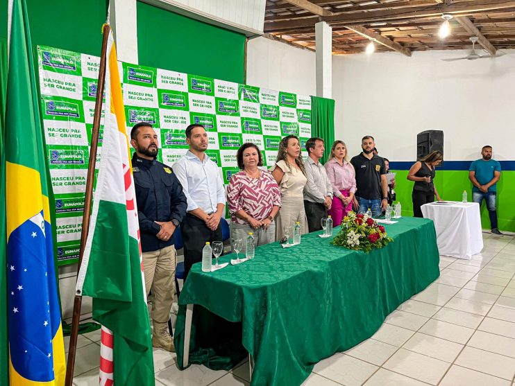 Prefeita Cordélia Torres empossa conselheiros tutelares em Eunápolis 9