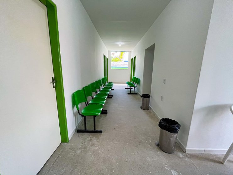 WhatsApp Image 2024-01-11 at 14.18.49 (1) Prefeita Cordélia Torres inspeciona equipamentos públicos em requalificação no distrito da Colônia 18