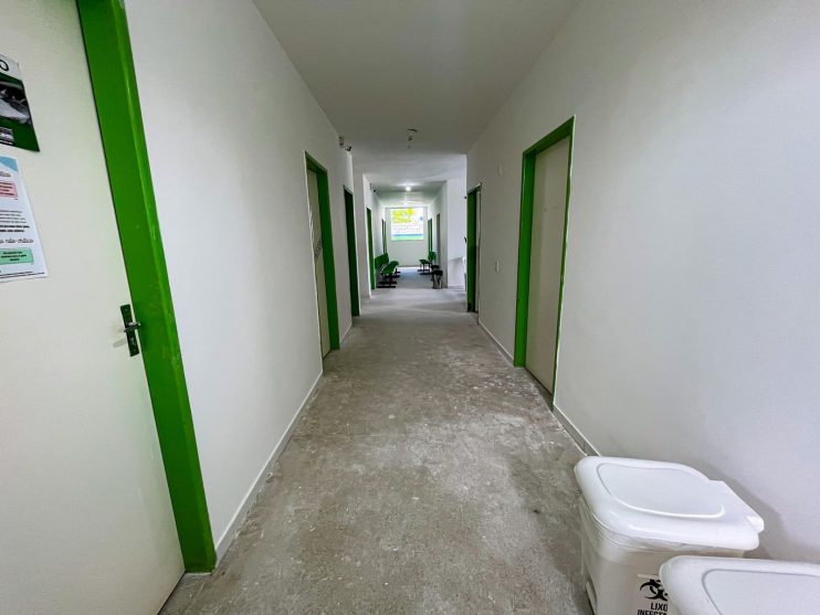 WhatsApp Image 2024-01-11 at 14.18.49 Prefeita Cordélia Torres inspeciona equipamentos públicos em requalificação no distrito da Colônia 13