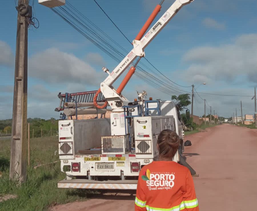 Ações de reparos e modernização da iluminação pública avançam em Porto Seguro 8