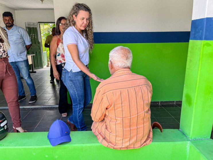 Prefeita Cordélia Torres reforça política de atenção a pessoas em vulnerabilidade ao visitar Centro Pop e Casa de Passagem Acolher 23