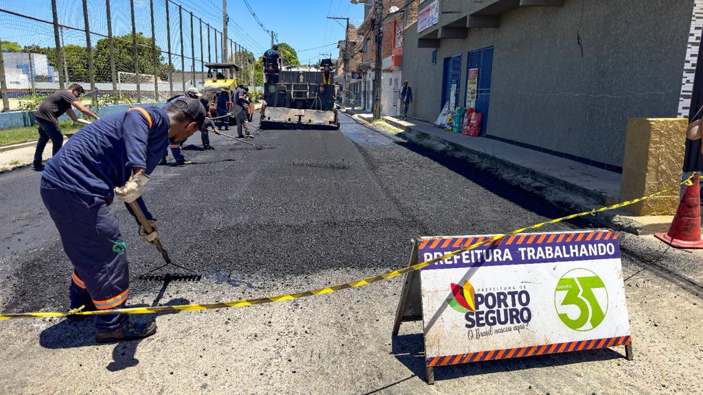 Asfalto chega à Rua José Fontana, no Baianão 28