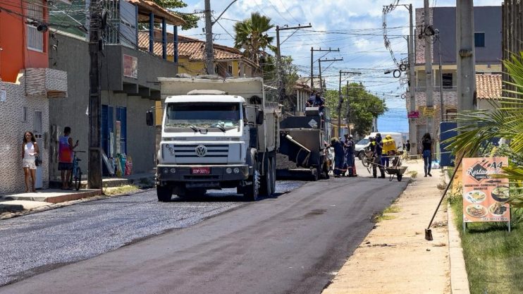 Asfalto chega à Rua José Fontana, no Baianão 15