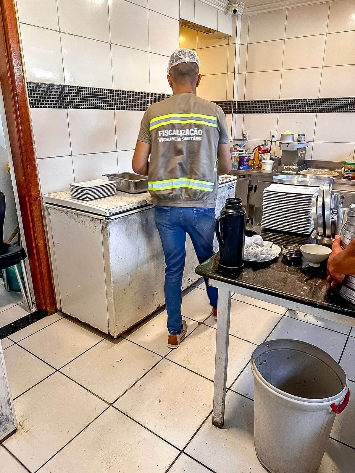 Vigilância Sanitária fiscaliza e orienta a venda de alimentos no verão 8