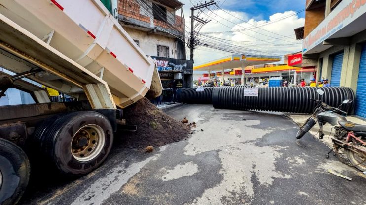 Prefeitura realiza intervenções para evitar alagamentos no Buraco da Gia 8