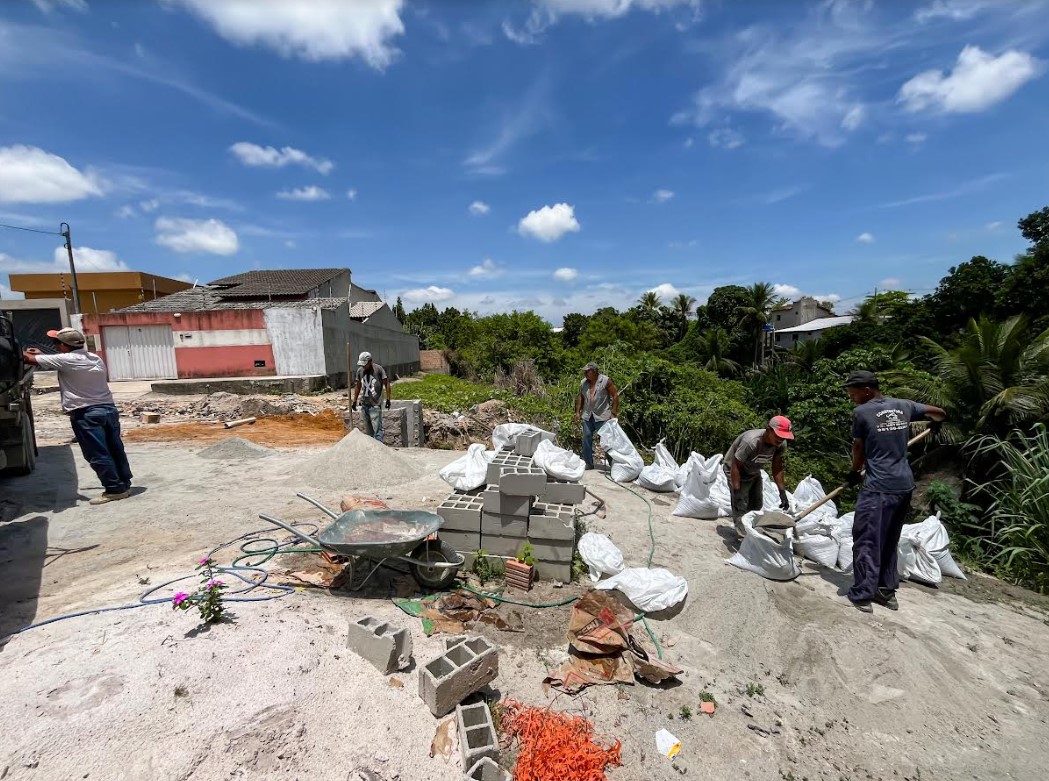 Obra de drenagem no bairro Juca Rosa recebe inspeção da prefeita Cordélia Torres 25