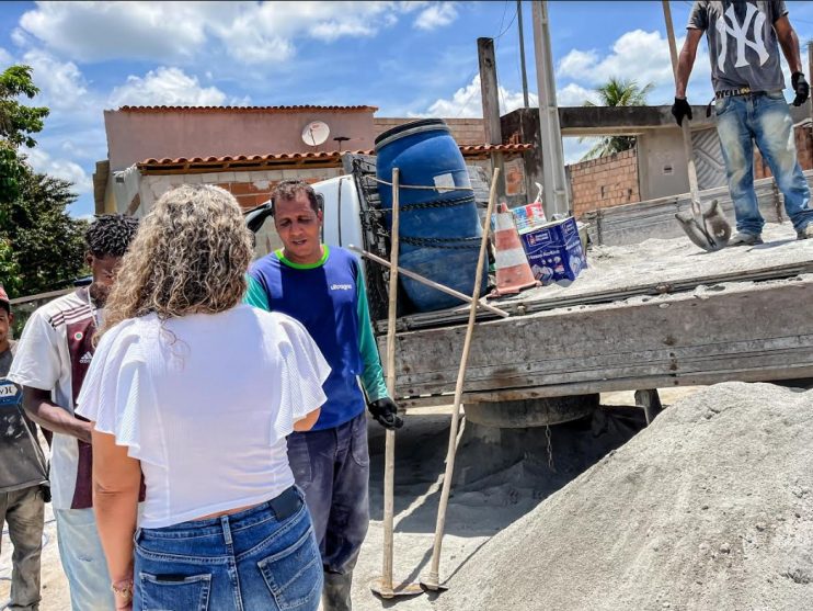 Obra de drenagem no bairro Juca Rosa recebe inspeção da prefeita Cordélia Torres 11