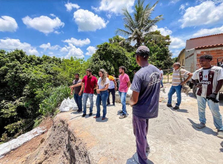 Obra de drenagem no bairro Juca Rosa recebe inspeção da prefeita Cordélia Torres 8